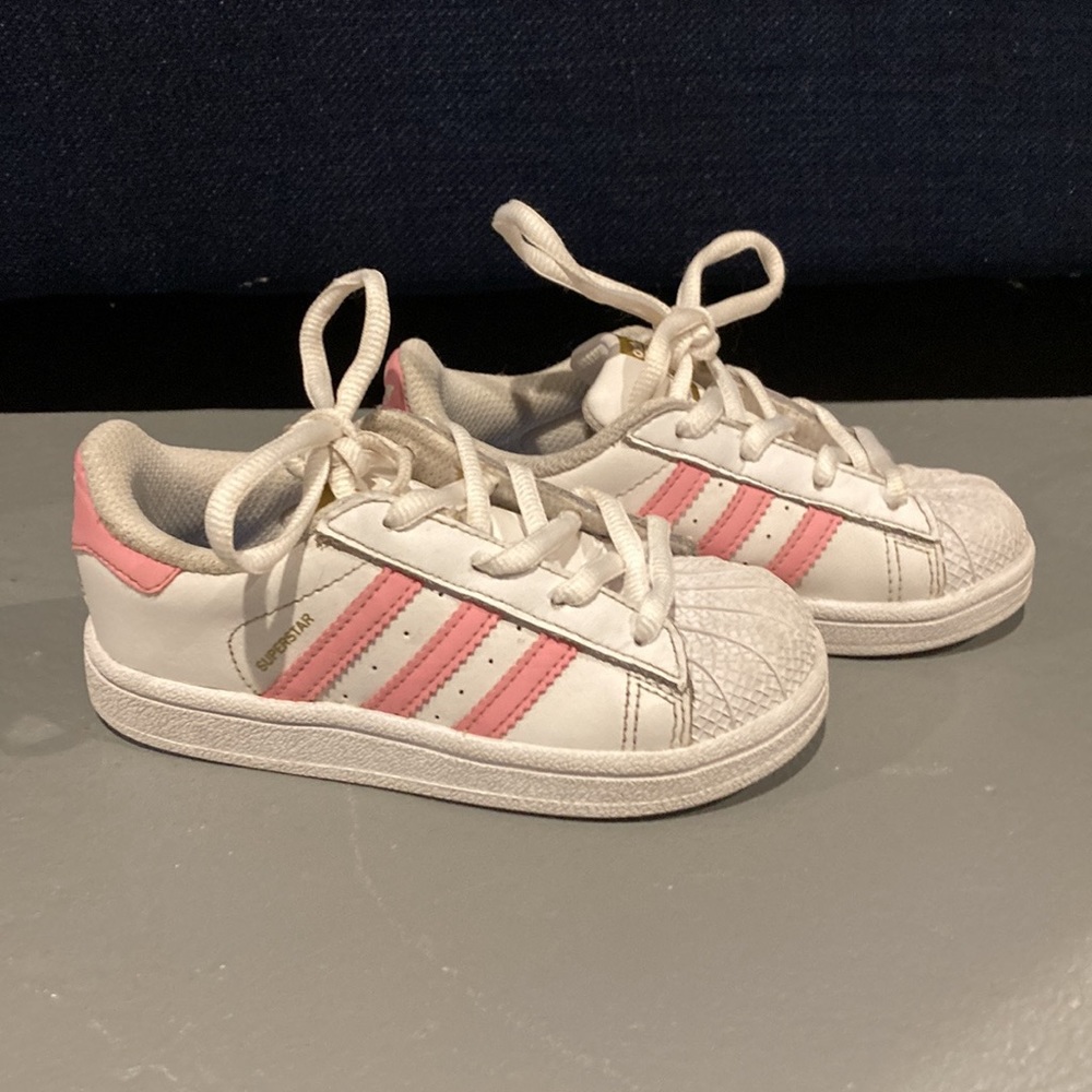 Adidas shoes for toldder  girl size 9k